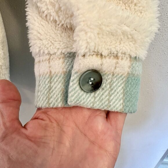 Utcoco Women's Flannel Button Down Fleece Jacket Fall Fuzzy‎ Plaid Blouse Jacket - Picture 8 of 15